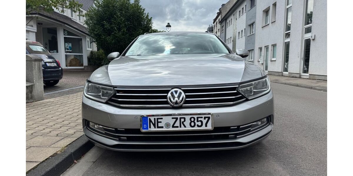 VW Passat Variant 191.000 km 9.000 &euro; Düsseldorf 40597