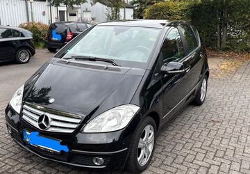 Mercedes-Benz A 160 84.444 km 5.450 &euro; Neuss 41470