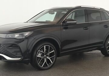 VW Tiguan 8.900 km 45.484 &euro; Düsseldorf 40233
