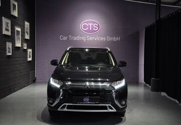 Mitsubishi Outlander 52.775 km 17.503 &euro; Düsseldorf 40476
