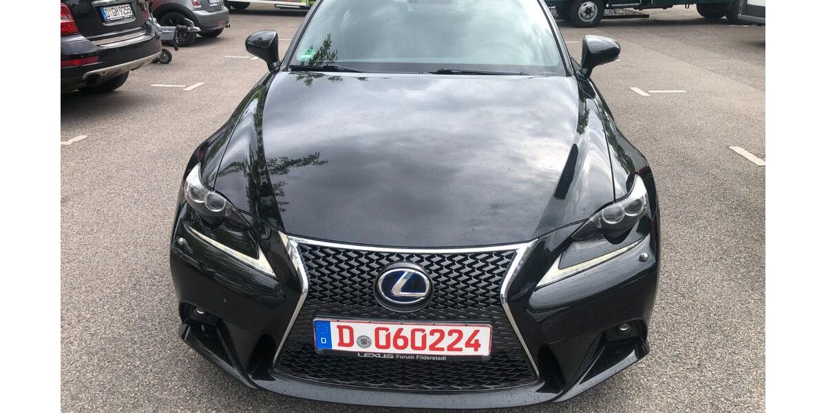 Lexus IS 300 155.800 km 19.490 &euro; Düsseldorf 40468