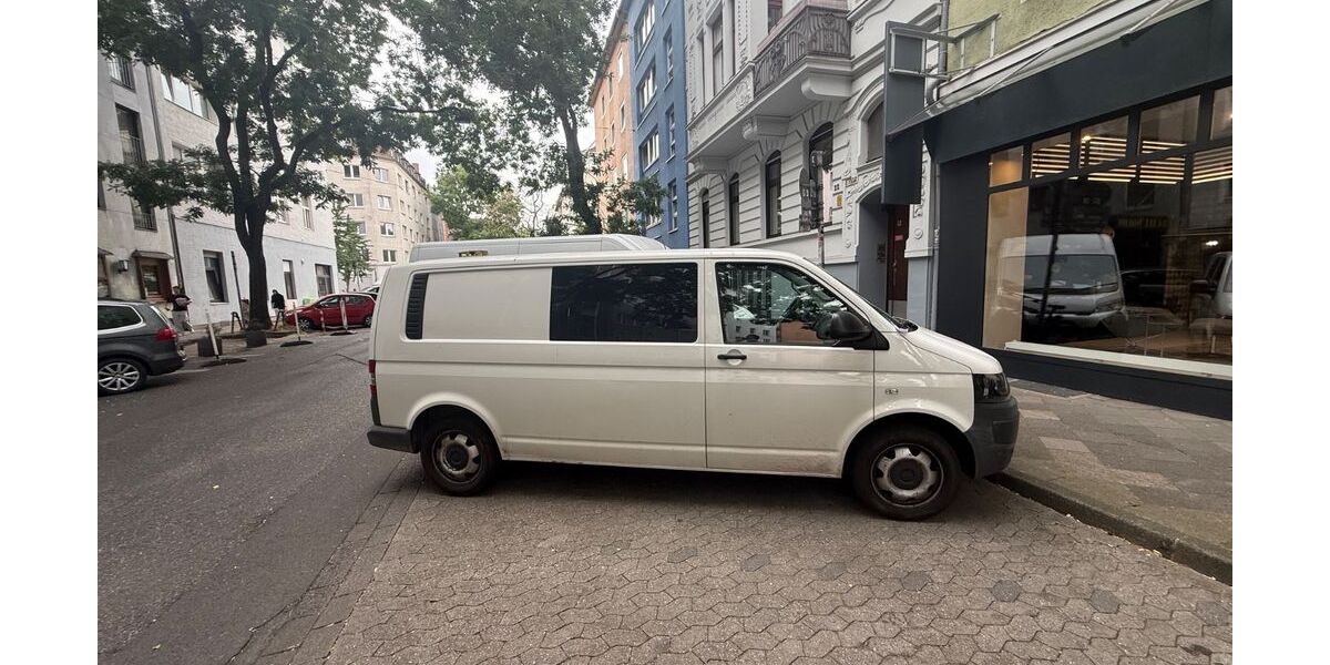 VW T5 andere 142.000 km 13.000 &euro; Düsseldorf 40215