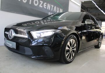 Mercedes-Benz A 180 140.371 km 17.990 &euro; Düsseldorf 40233