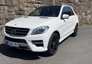 Mercedes-Benz ML 350 137.501 km 25.500 &euro; Düsseldorf 40472