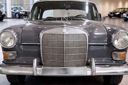 Mercedes-Benz 200 98.500 km 29.999 &euro; Düsseldorf 40595