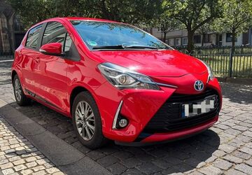 Toyota Yaris 33.150 km 12.880 &euro; Düsseldorf 40599