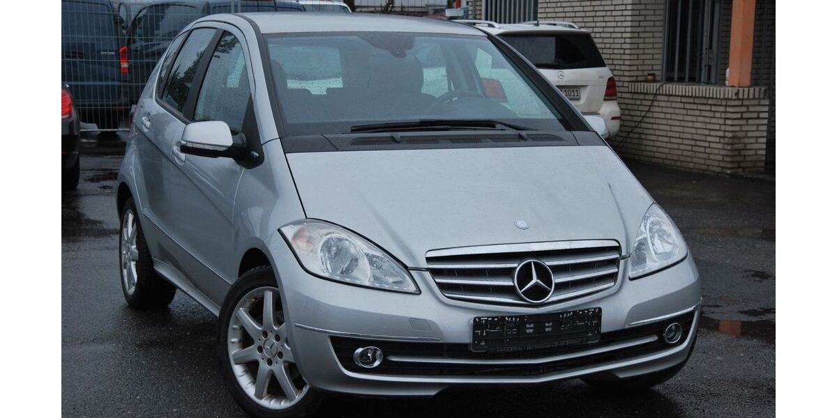 Mercedes-Benz A 170 106.235 km 6.100 &euro; Düsseldorf - Bezirk 8 40231