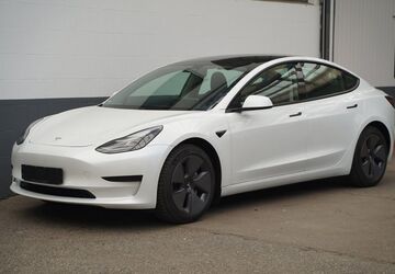 Tesla Model 3 88.864 km 24.950 &euro; Mönchengladbach 41236