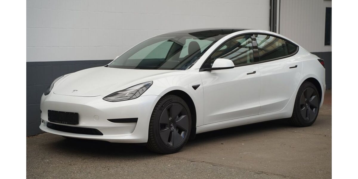 Tesla Model 3 88.864 km 24.950 &euro; Mönchengladbach 41236