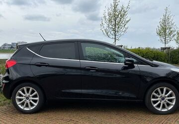 Ford Fiesta 79.350 km 8.250 &euro; Düsseldorf 40476